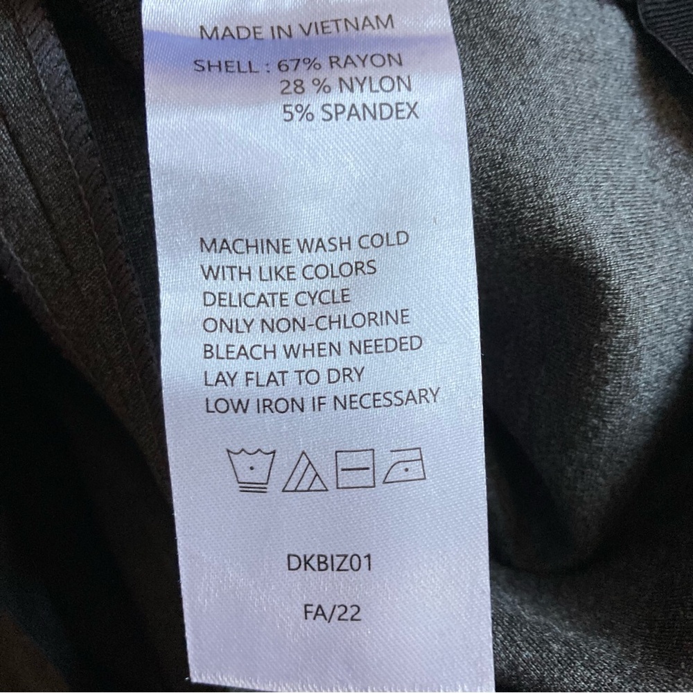 Quince charcoal ultra stretch Ponte pintuck ankle pants - XL - Picture 7 of 8